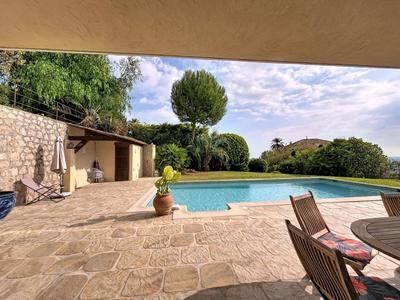 Villa - 193 m² - 6 pièces