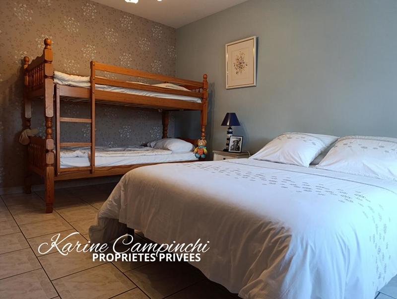 Maison - 220 m² - 6 pièces