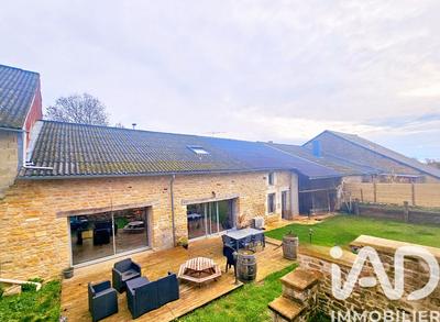 Maison - 243 m² - 7 pièces