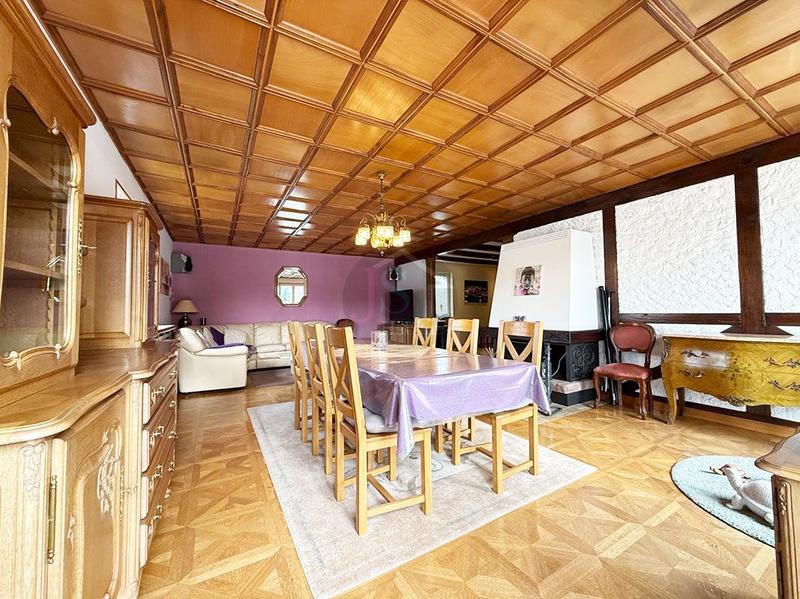 Maison - 167 m² - 6 pièces