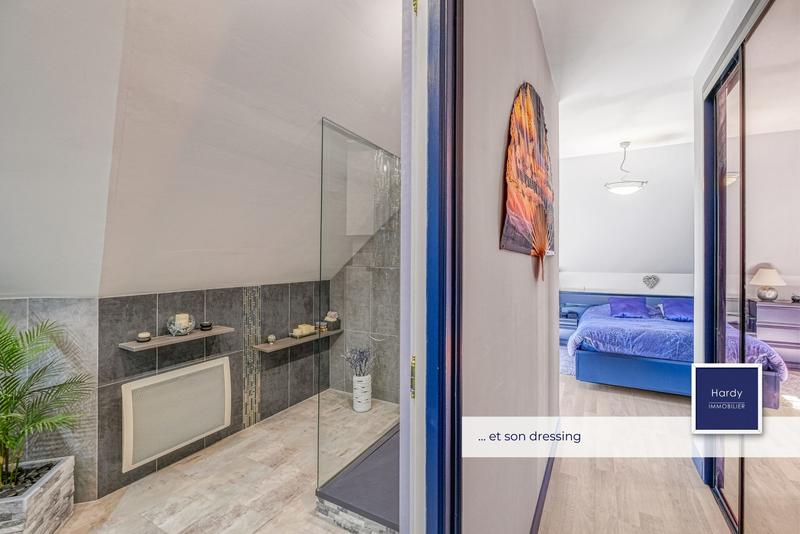 Maison - 210 m² - 9 pièces