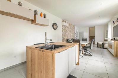 Maison - 121 m² - 5 pièces