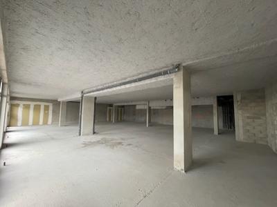 Local commercial - 140 m² - 1 pièce