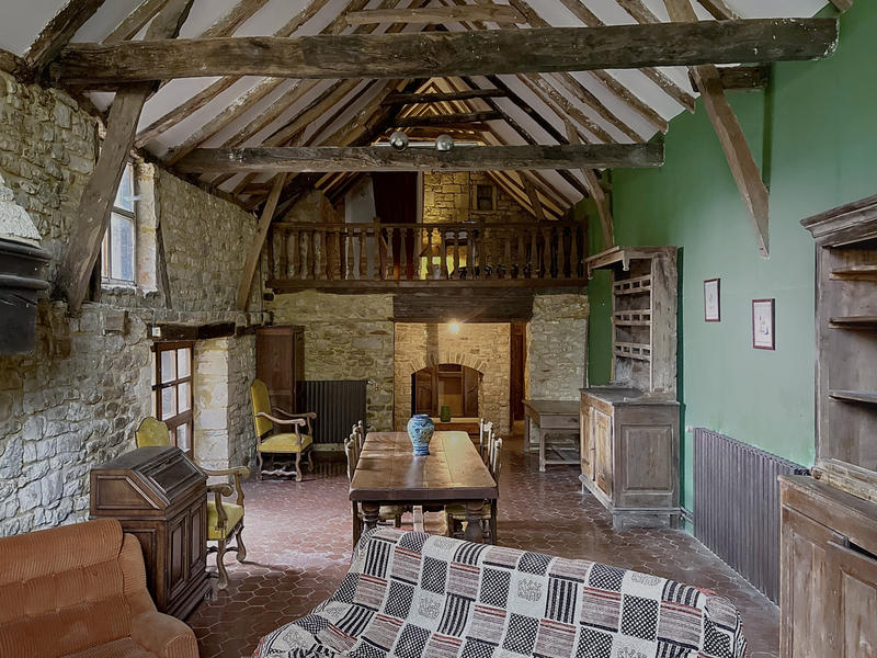 Maison - 280 m² - 8 pièces