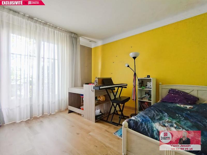 Maison - 180 m² - 6 pièces