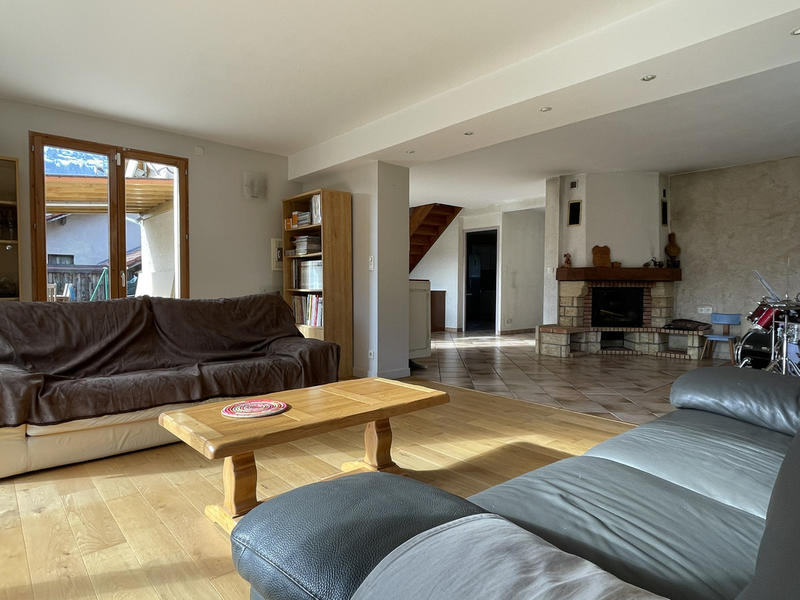 Maison - 211 m² - 7 pièces