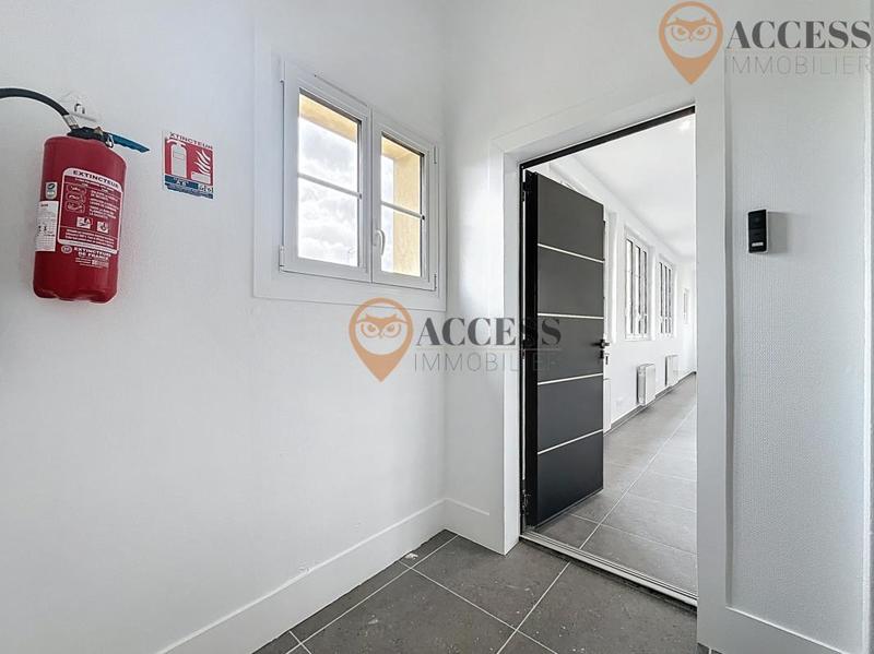 Local d'activité / Entrepôt - 66 m²