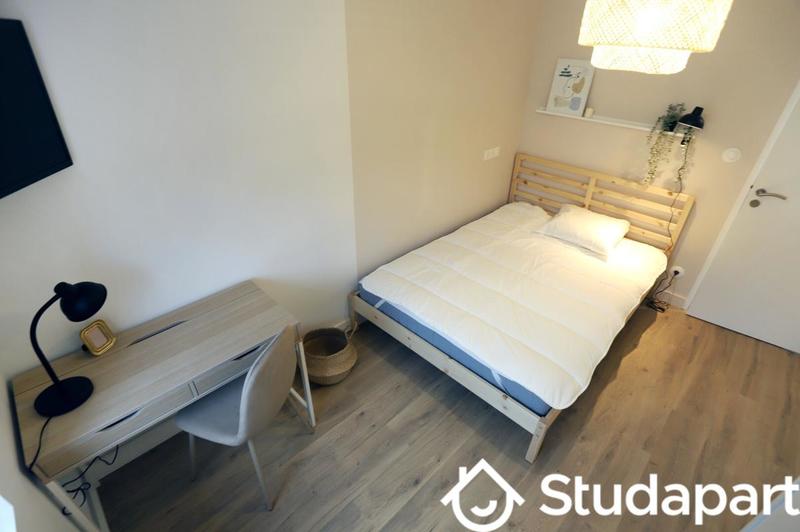 Chambre - 11 m² - 1 pièce