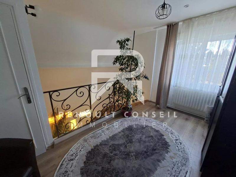 Maison - 221 m² - 9 pièces