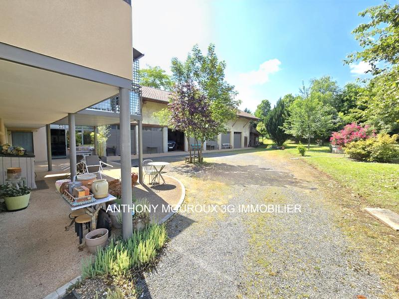 Maison - 195 m² - 9 pièces