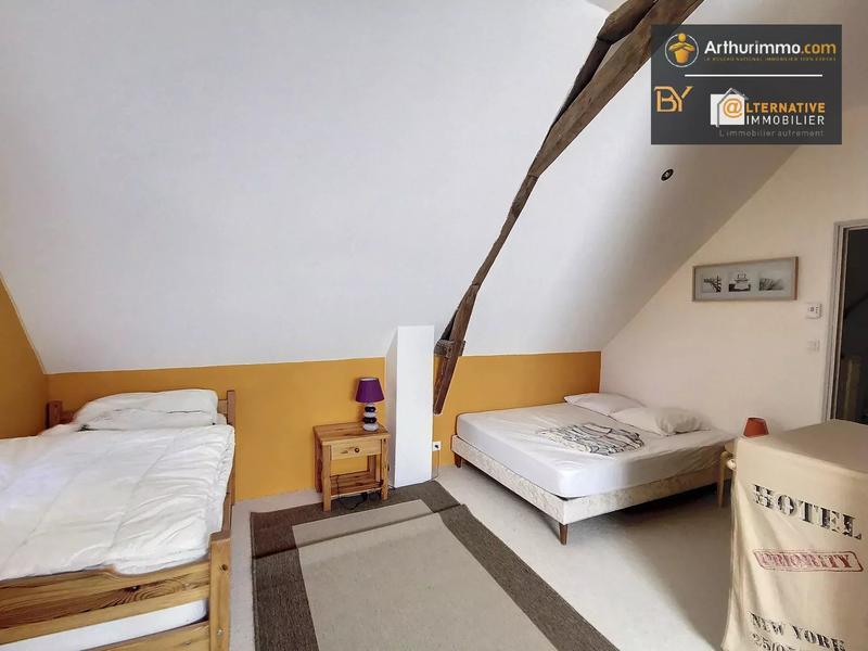 Maison - 979 m² - 26 pièces