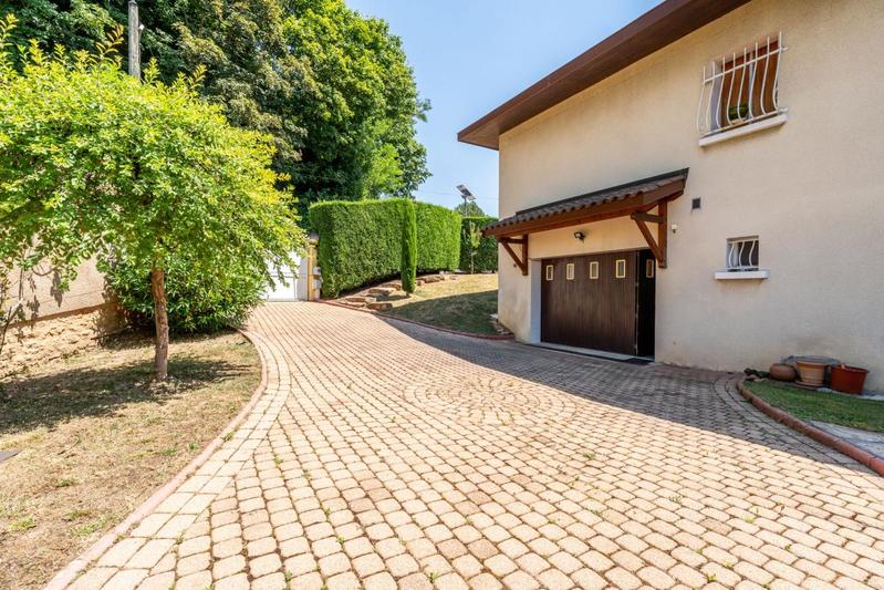 Maison - 170 m² - 5 pièces