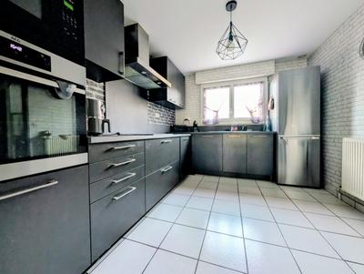 Maison - 95 m² - 4 pièces