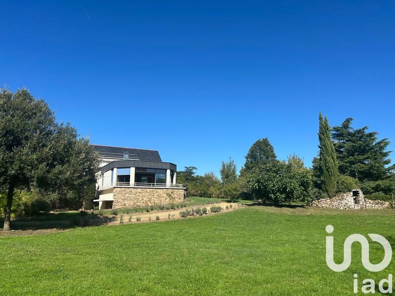 Maison - 244 m² - 8 pièces