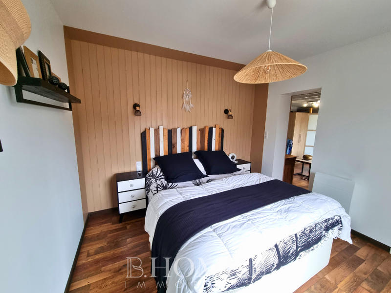 Maison - 212 m² - 10 pièces