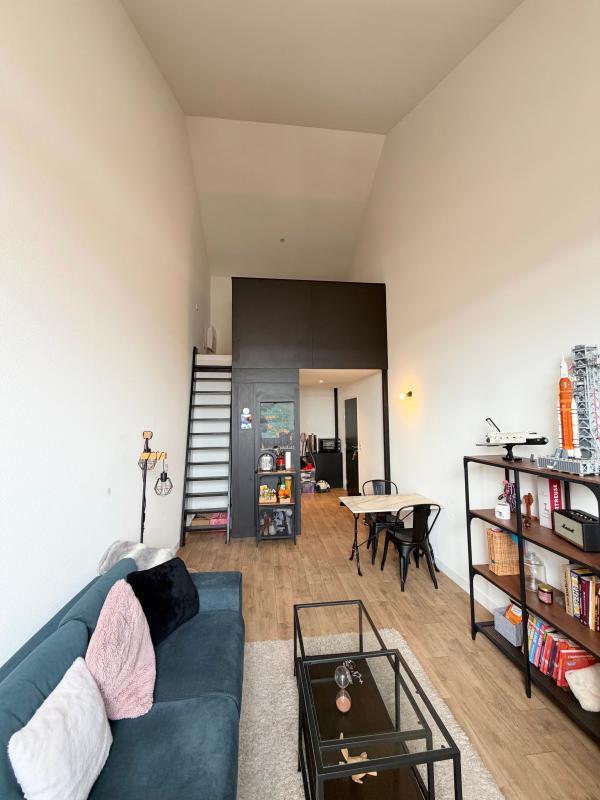 Studio - 30 m² - 2 pièces