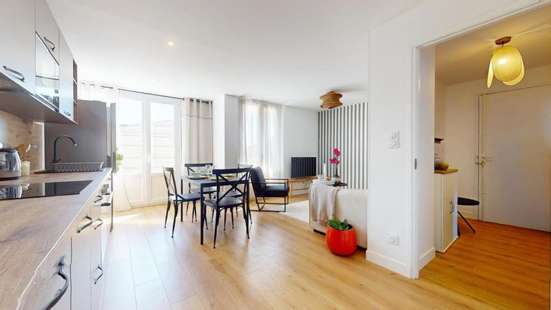 Appartement - 82 m² - 5 pièces