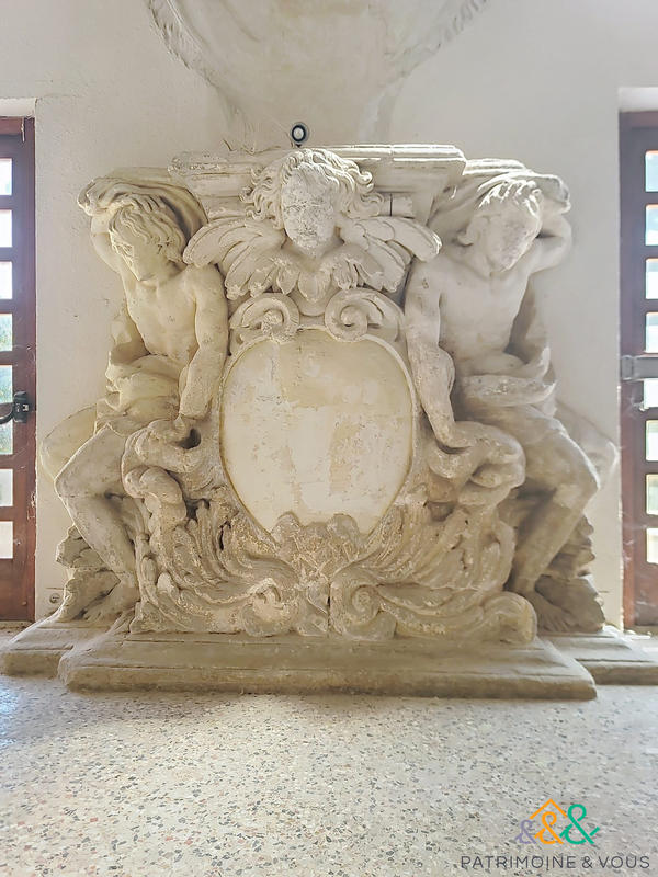 Fonds de commerce - 2 100 m²