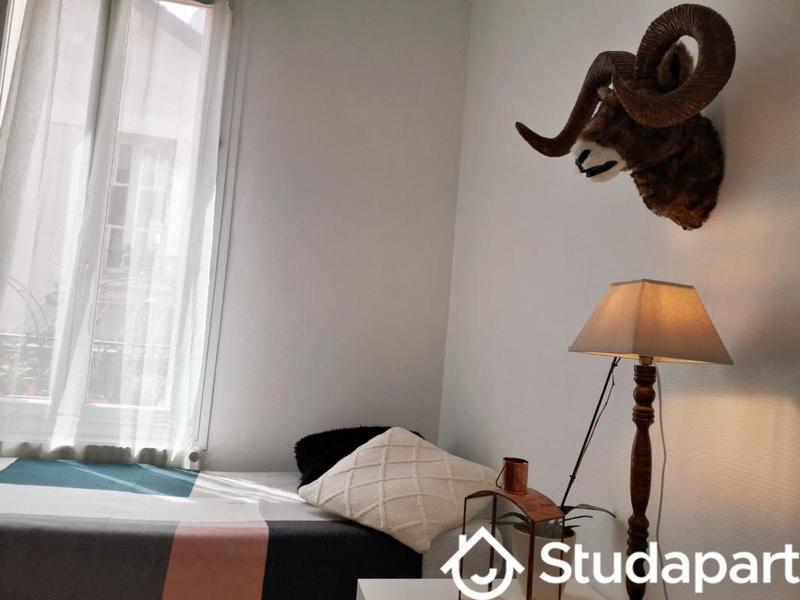 Chambre - 9 m² - 1 pièce