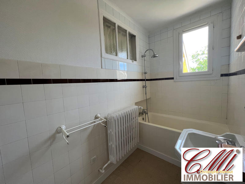 Maison - 180 m² - 7 pièces