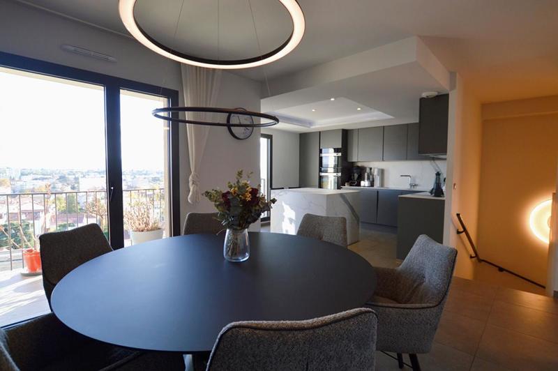 Appartement - 144 m² - 6 pièces