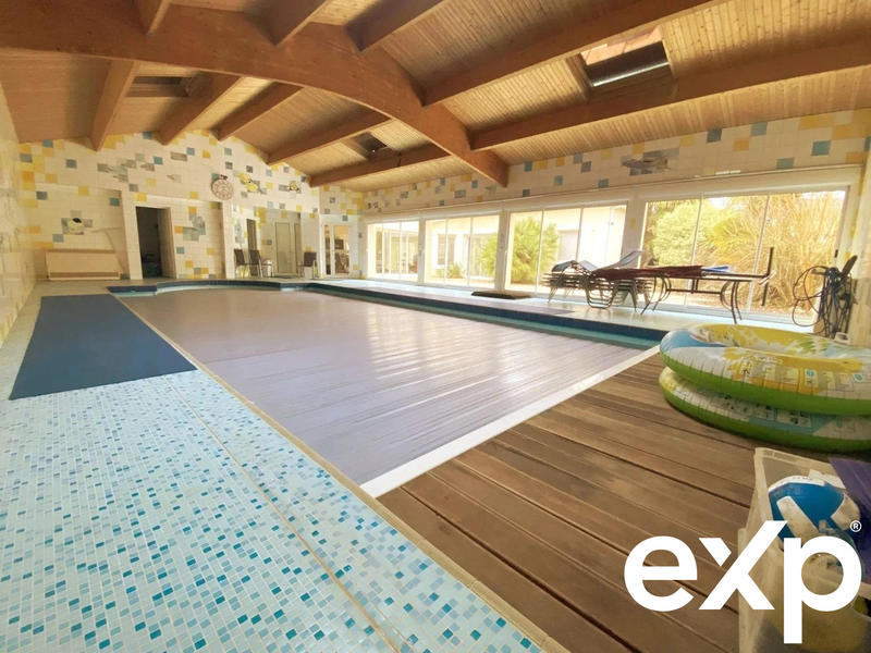 Villa - 240 m² - 6 pièces