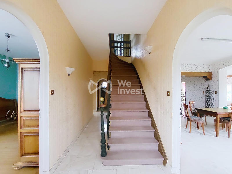 Maison - 217 m² - 8 pièces