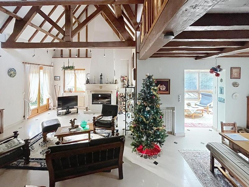 Maison - 297 m² - 9 pièces