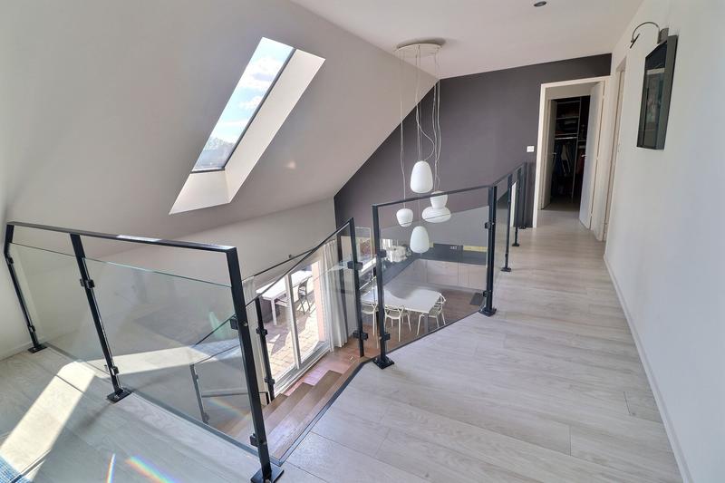 Maison - 295 m² - 12 pièces