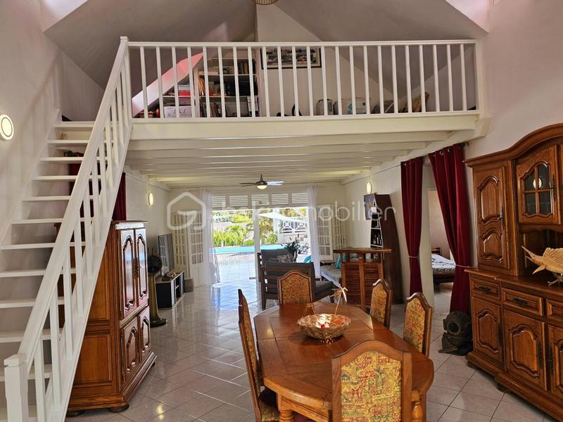 Propriété - 211 m² - 7 pièces