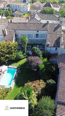 Maison - 362 m² - 14 pièces