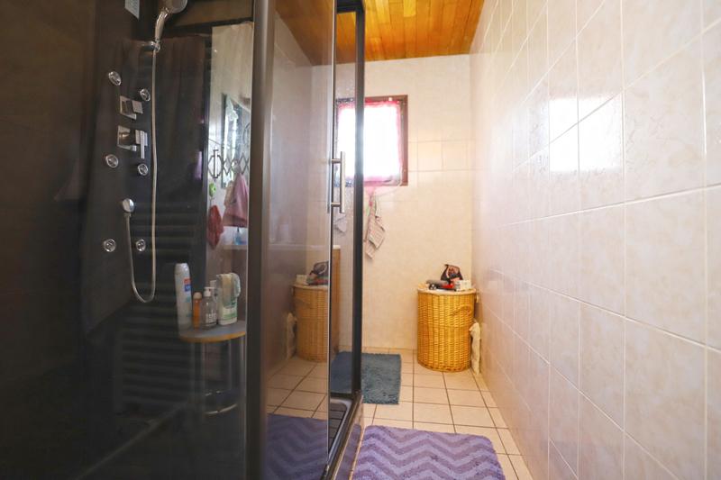 Maison - 99 m² - 5 pièces