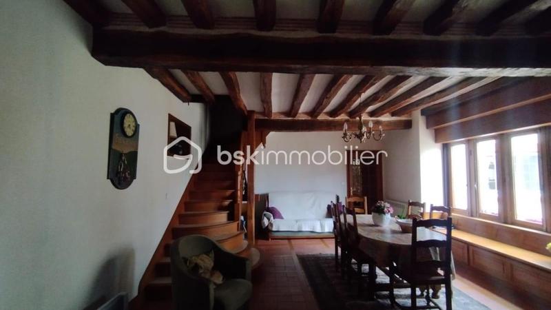 Maison - 228 m² - 7 pièces