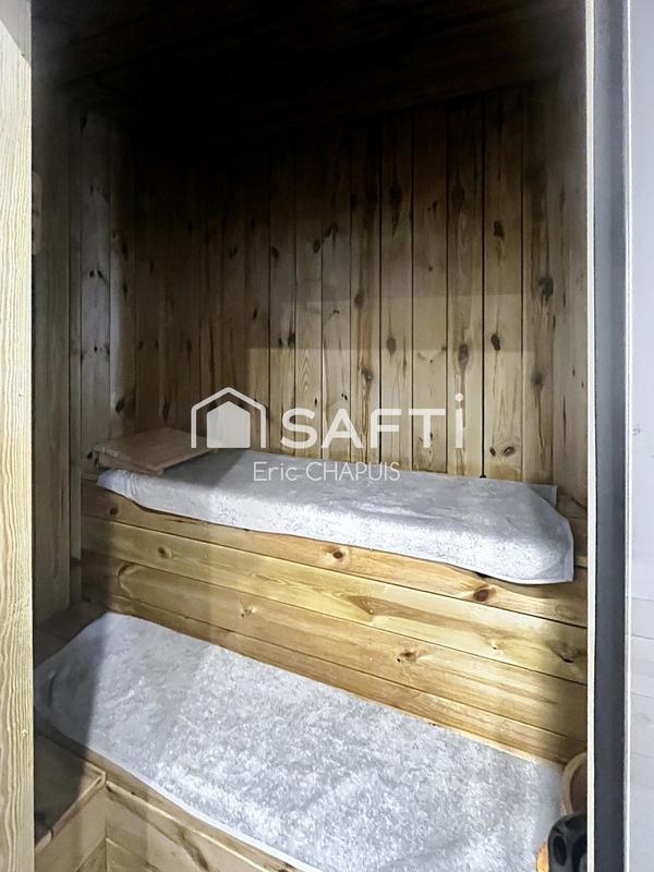 Maison - 205 m² - 7 pièces