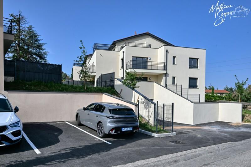 Appartement - 102 m² - 4 pièces