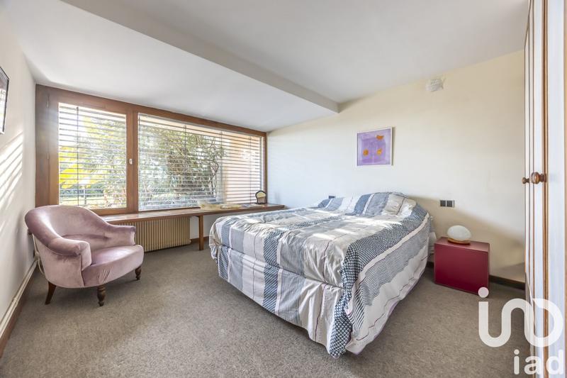 Maison - 300 m² - 6 pièces