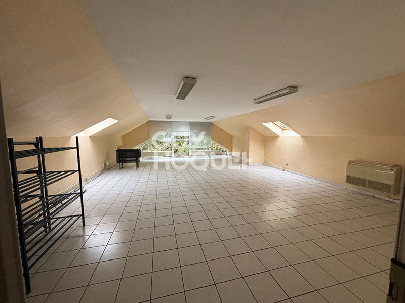 Local commercial - 388 m² - 7 pièces