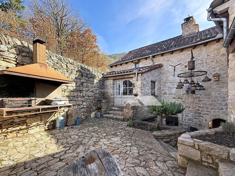 Maison - 197 m² - 7 pièces