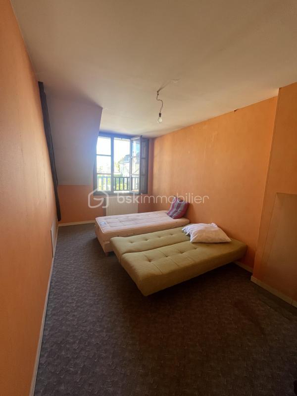 Local commercial - 150 m² - 6 pièces