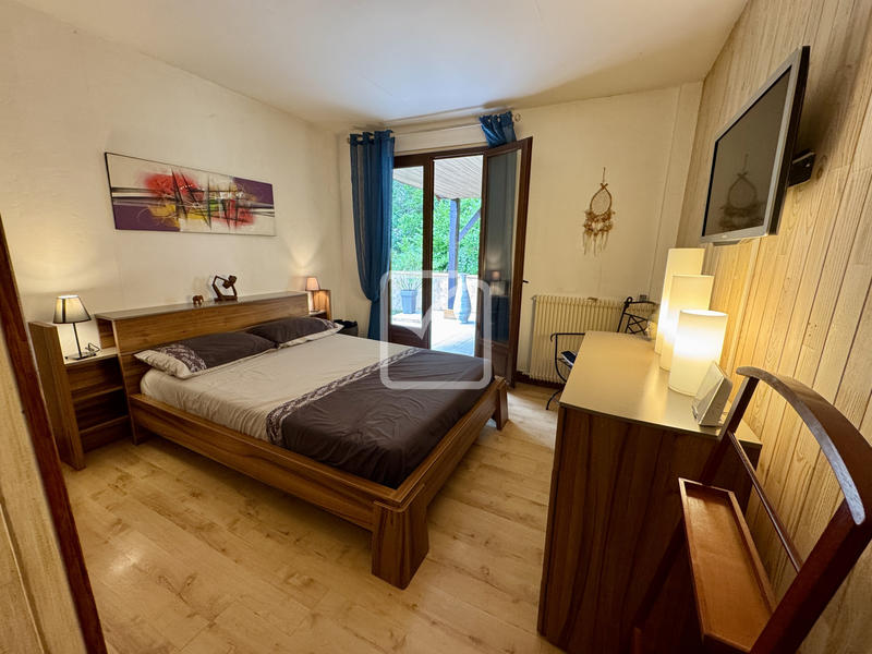 Maison - 230 m² - 12 pièces