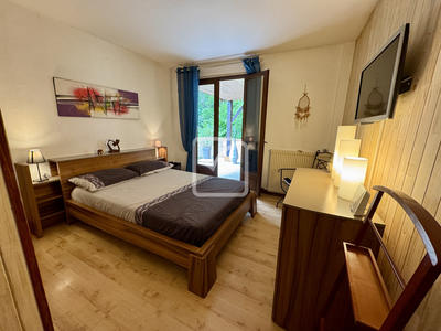 Maison - 230 m² - 12 pièces