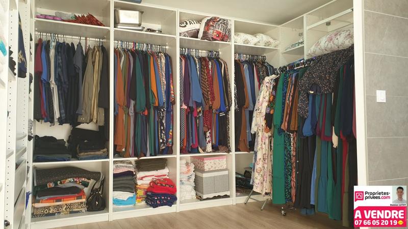 Maison - 213 m² - 8 pièces