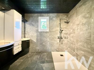 Maison - 165 m² - 8 pièces