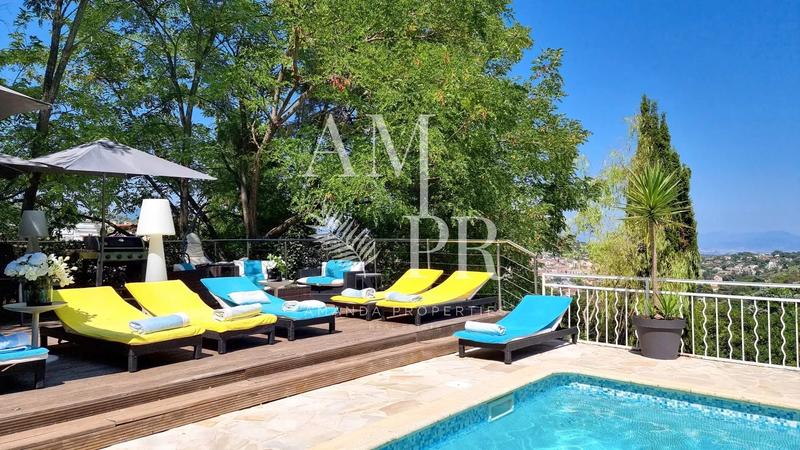 Villa - 380 m² - 8 pièces