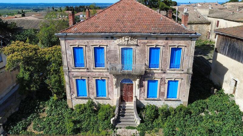 Maison - 279 m² - 8 pièces