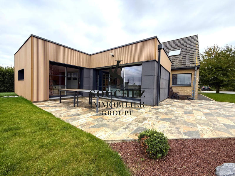 Maison - 185 m² - 7 pièces