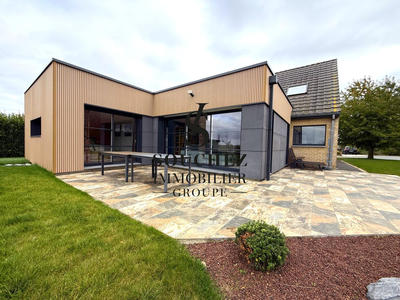 Maison - 185 m² - 7 pièces