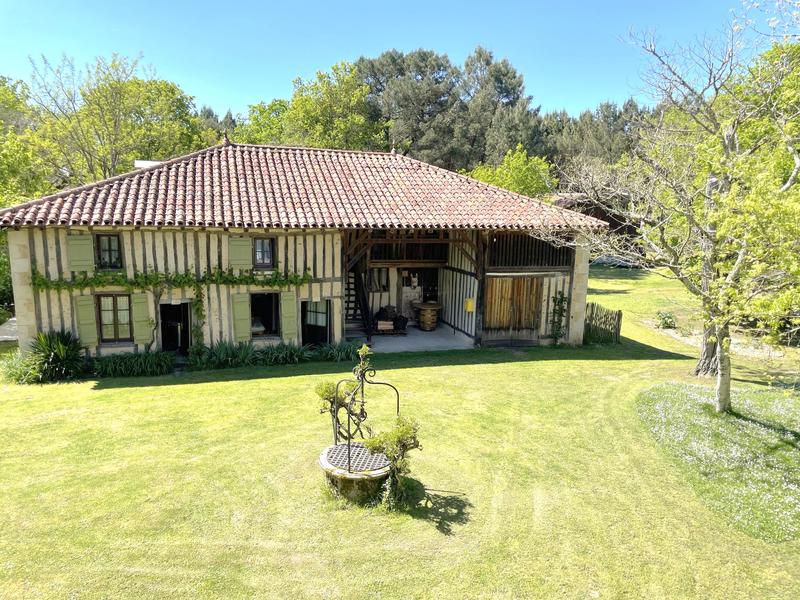 Maison de domaine - 750 m² - 12 pièces