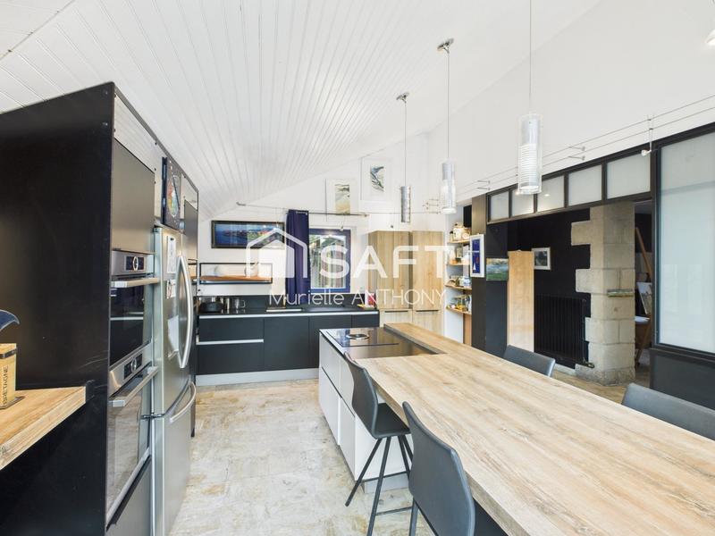 Propriété - 268 m² - 7 pièces