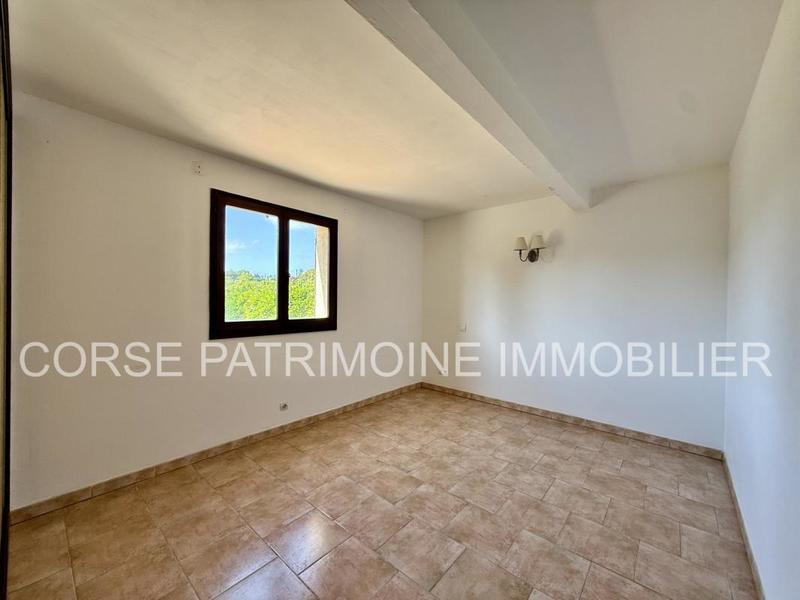 Maison - 225 m² - 12 pièces